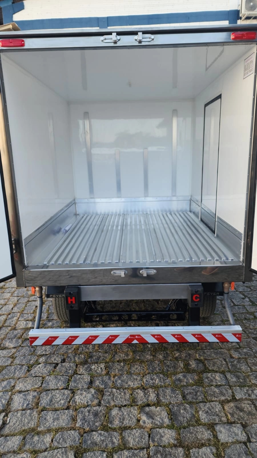 Baú refrigerado de 5,5m³ Fever